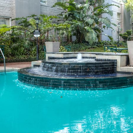 City Lodge Hotel Sandton, Katherine Street Йоханесбург Екстериор снимка