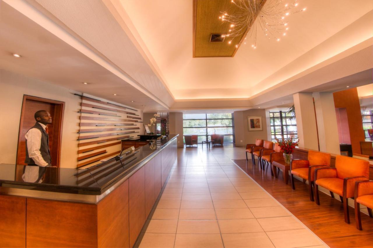 City Lodge Hotel Sandton, Katherine Street Йоханесбург Екстериор снимка
