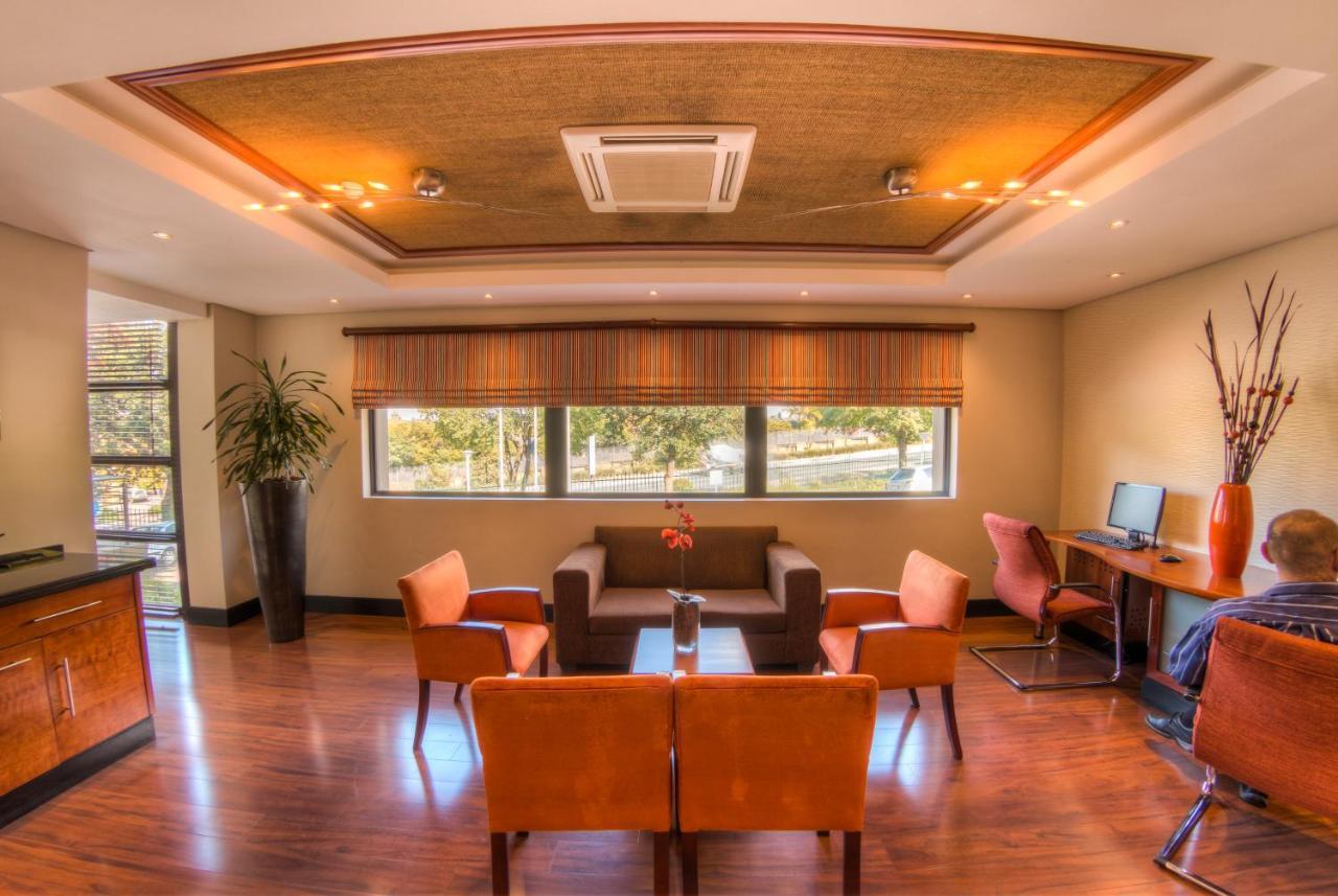 City Lodge Hotel Sandton, Katherine Street Йоханесбург Екстериор снимка