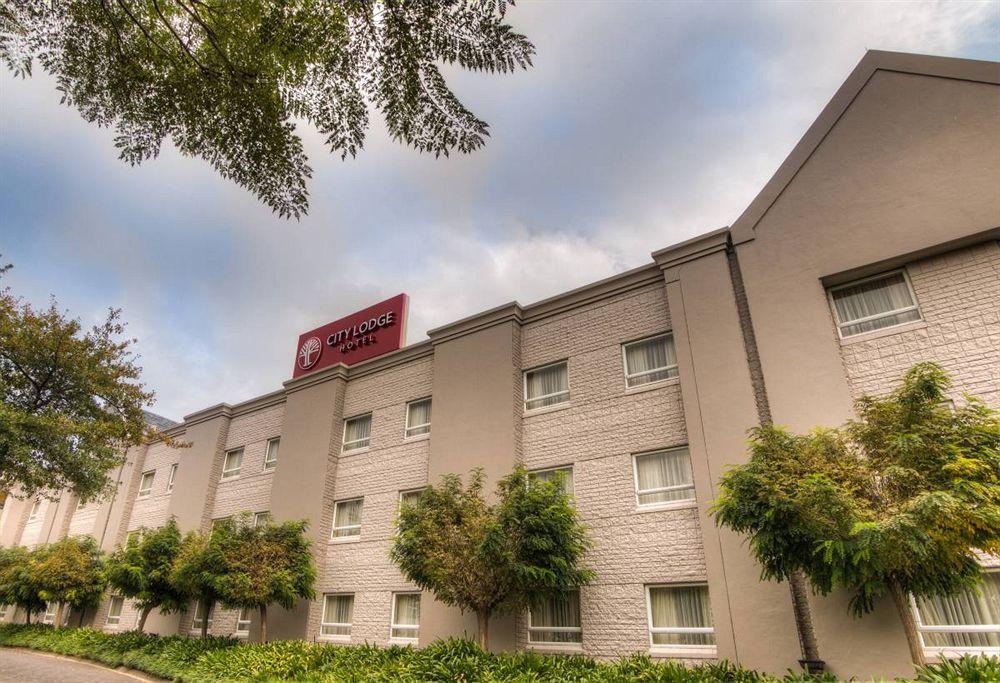 City Lodge Hotel Sandton, Katherine Street Йоханесбург Екстериор снимка