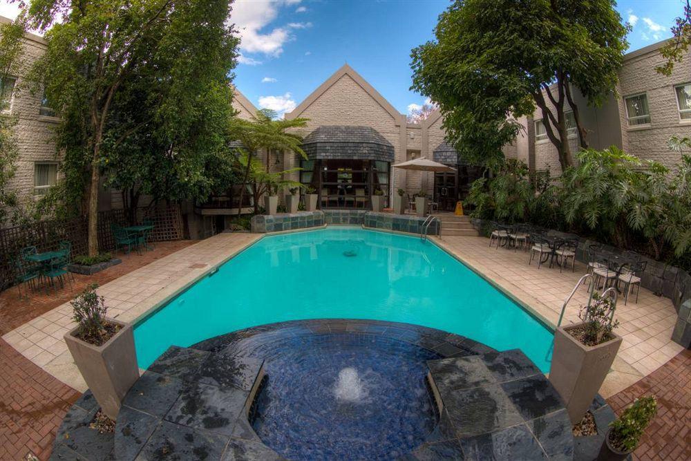 City Lodge Hotel Sandton, Katherine Street Йоханесбург Екстериор снимка