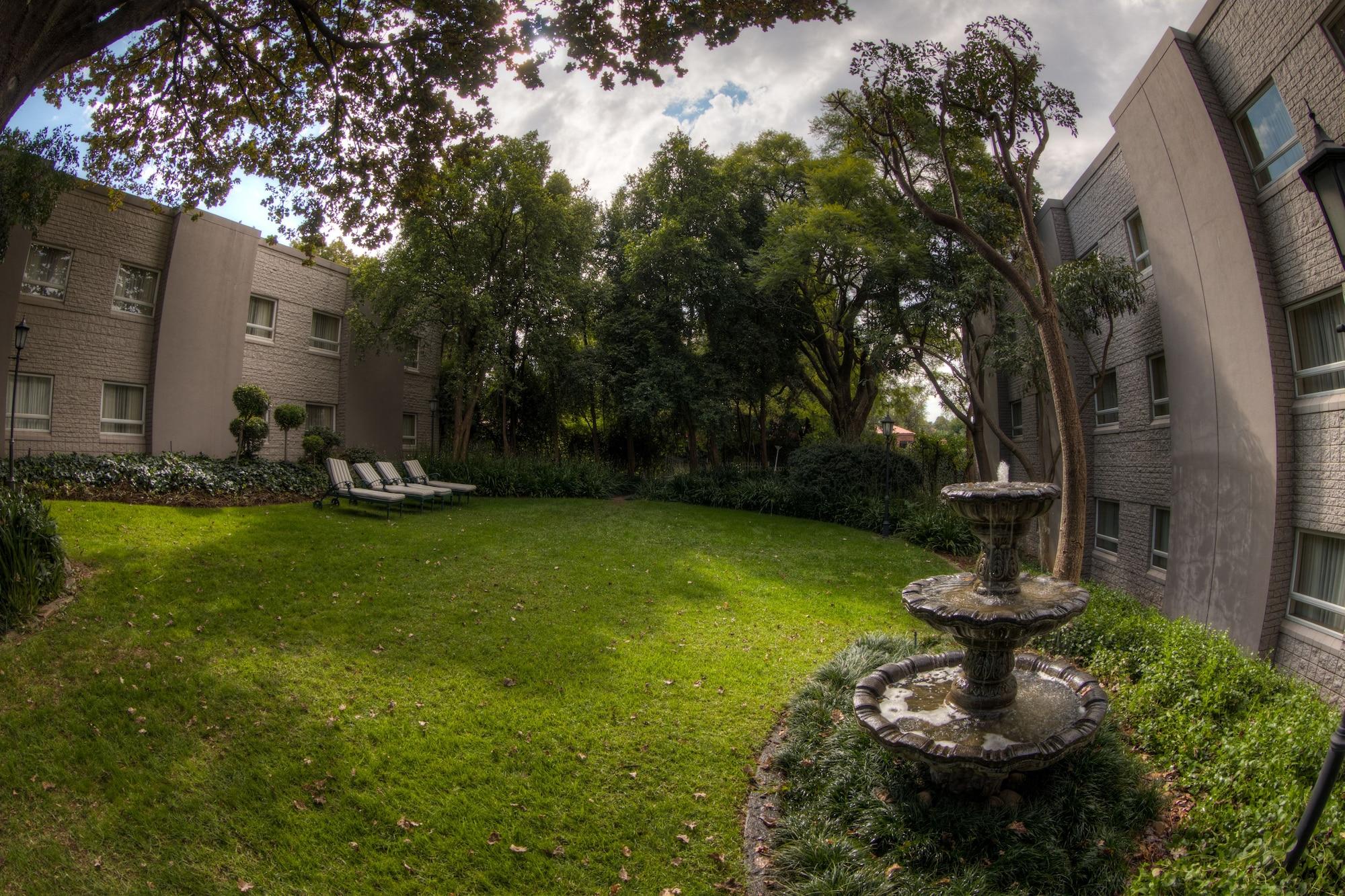 City Lodge Hotel Sandton, Katherine Street Йоханесбург Екстериор снимка