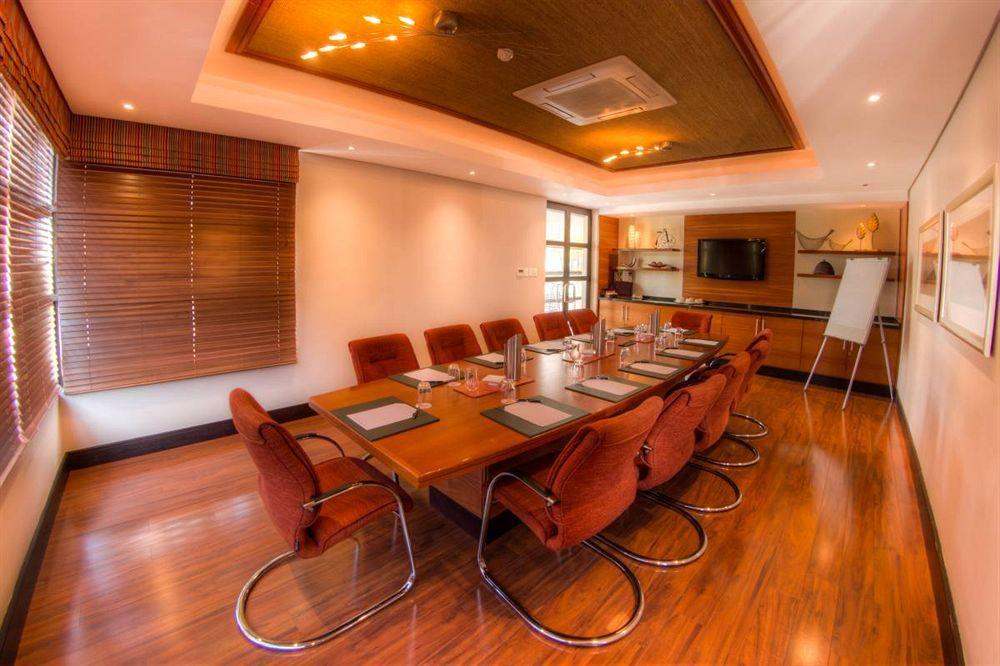 City Lodge Hotel Sandton, Katherine Street Йоханесбург Екстериор снимка