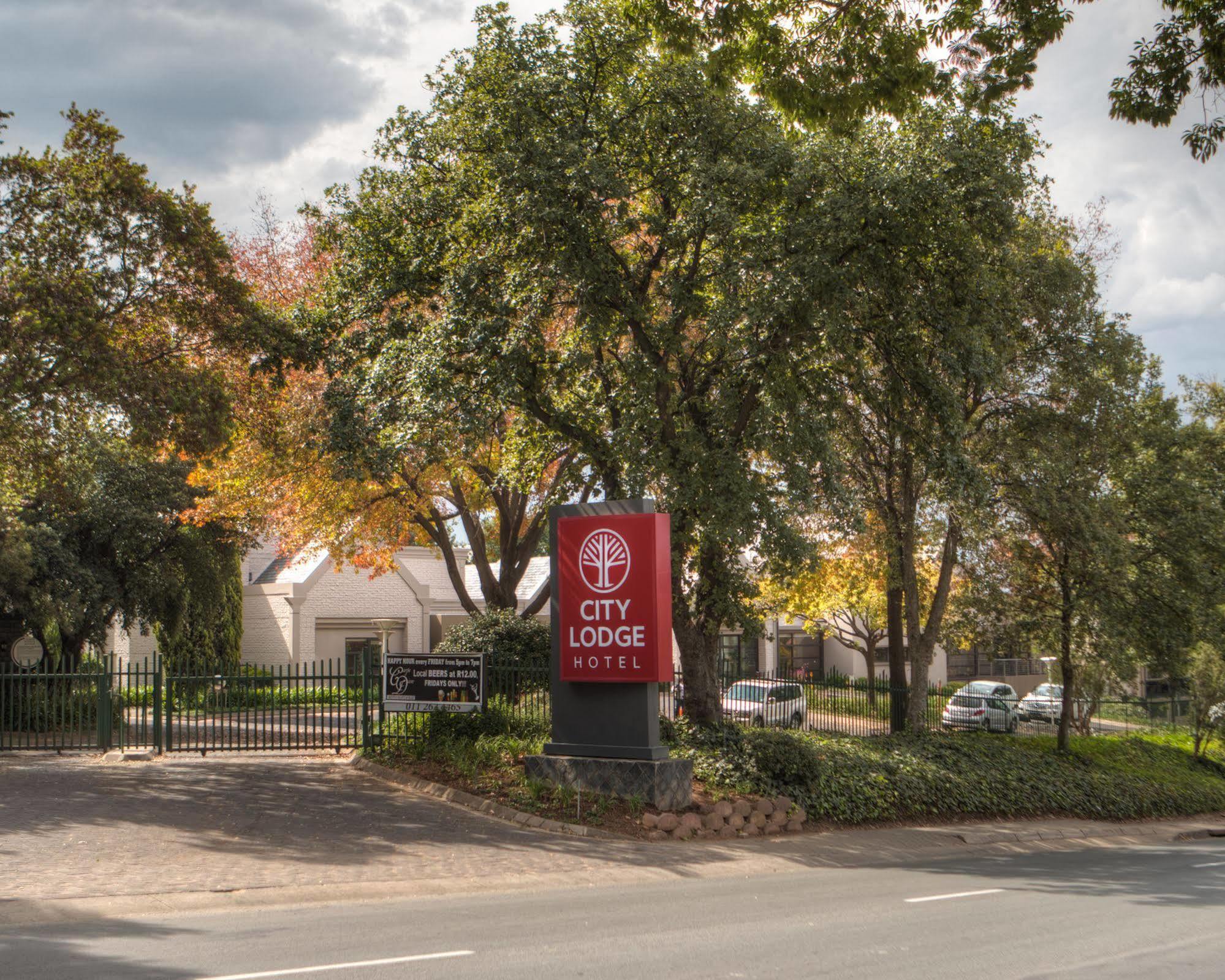 City Lodge Hotel Sandton, Katherine Street Йоханесбург Екстериор снимка