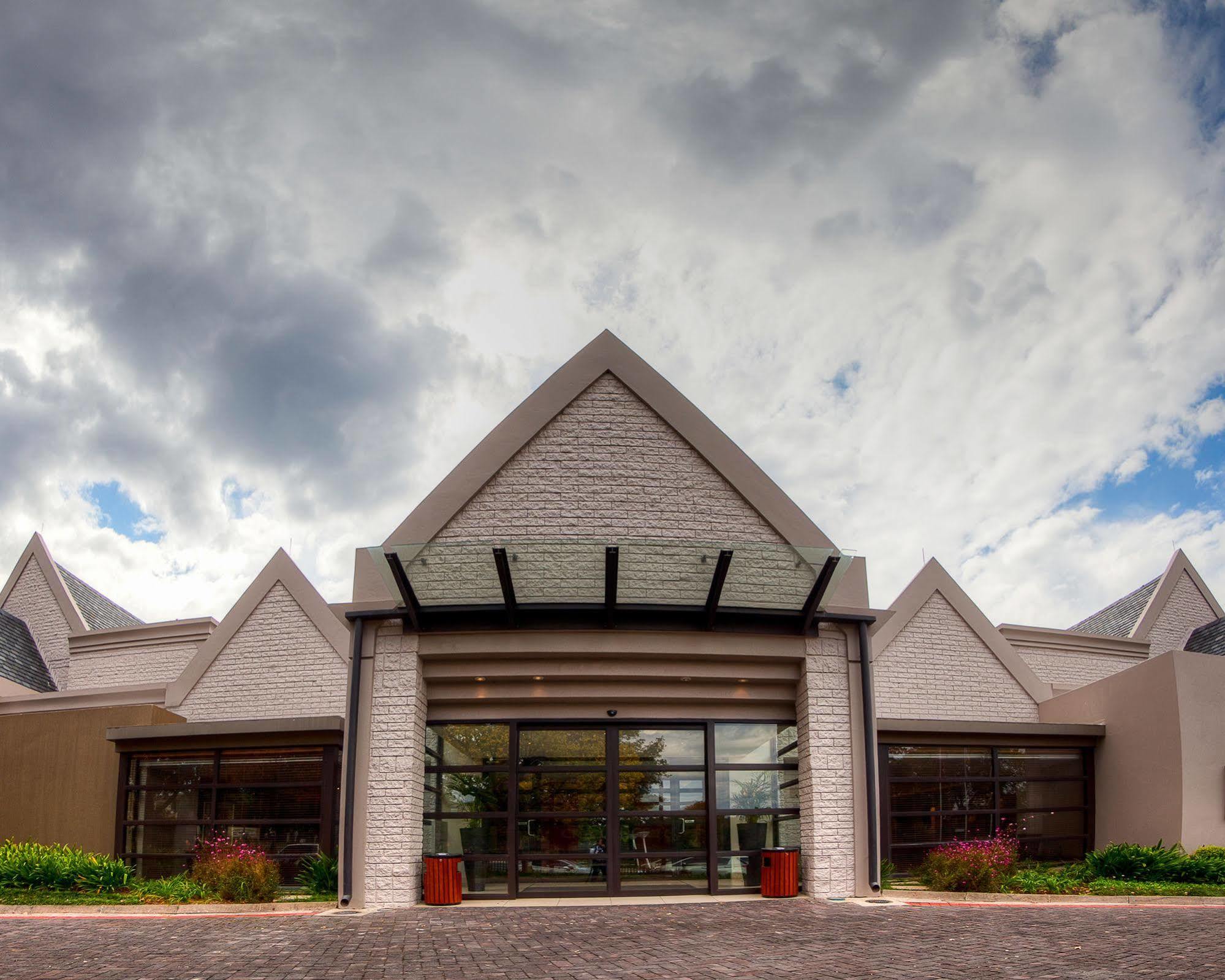 City Lodge Hotel Sandton, Katherine Street Йоханесбург Екстериор снимка