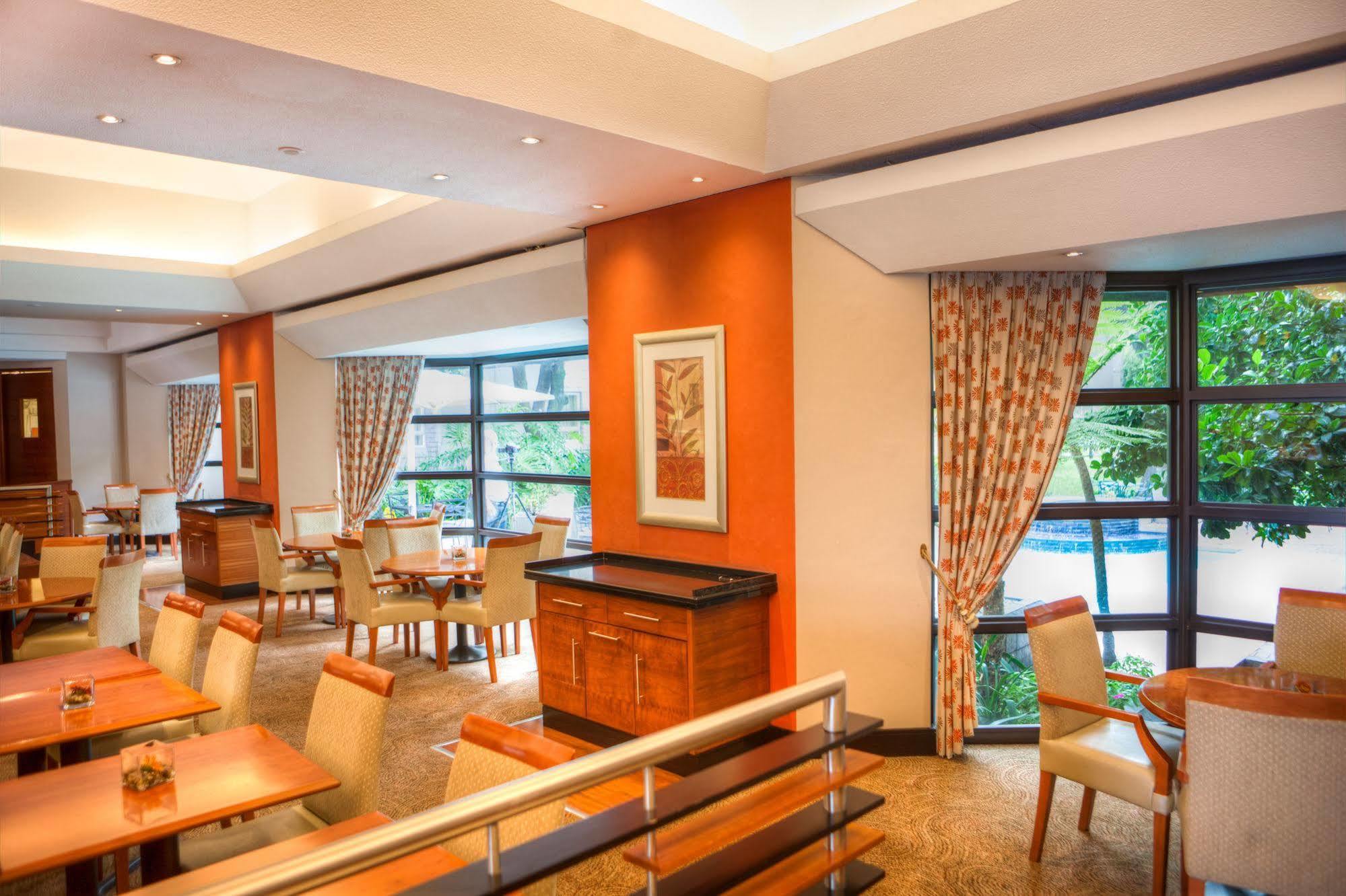 City Lodge Hotel Sandton, Katherine Street Йоханесбург Екстериор снимка